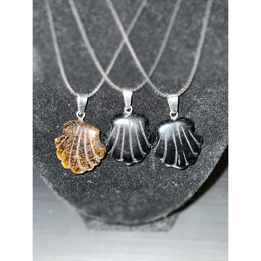Clam Shell Crystal Necklace Gemstone Pendants